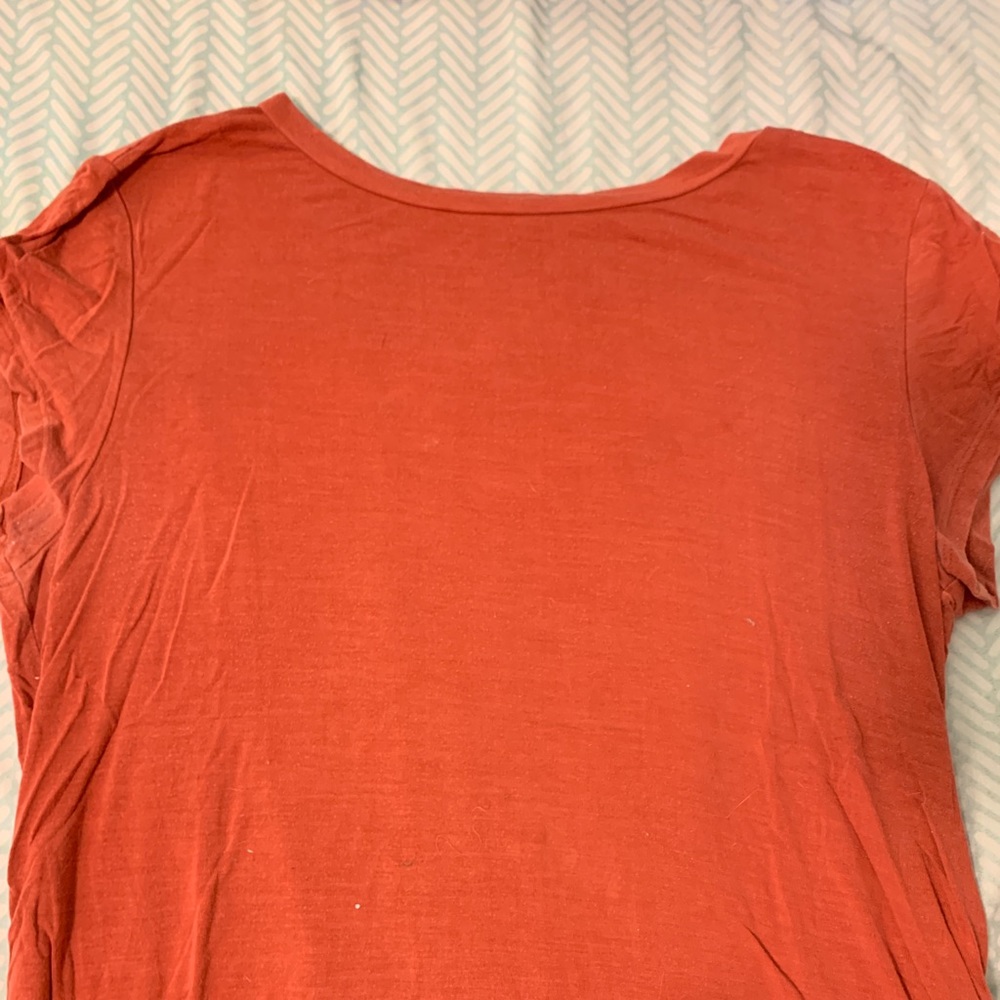 Red soft and sexy American Eagle T-shirt